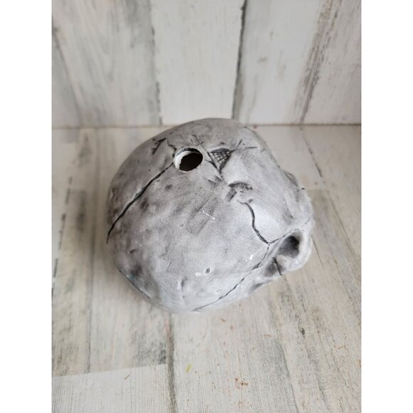 Ceramic skull tea light candle holder Halloween home decor - Picture 4 of 10